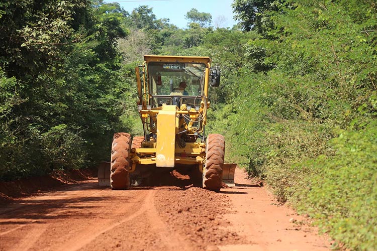 Estradas no Povoado Bom Gosto começam a ser recuperadas